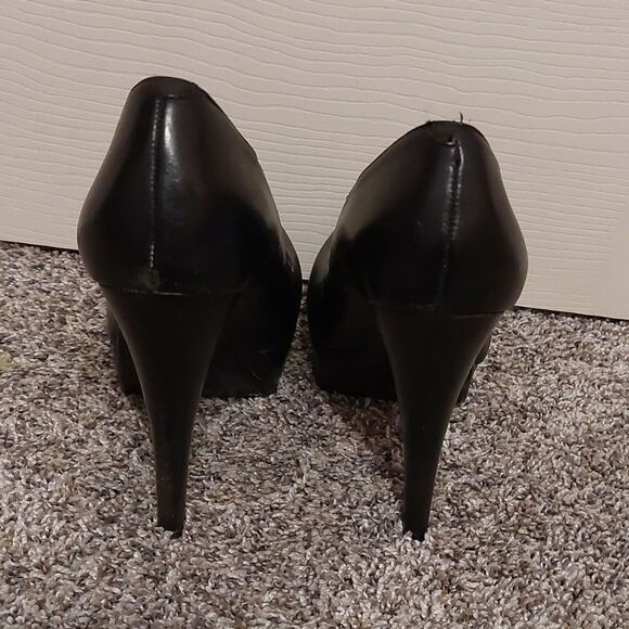 BAKERS Sofie Black Leather Platform Pumps Size 7.5 - Picture 4 of 9